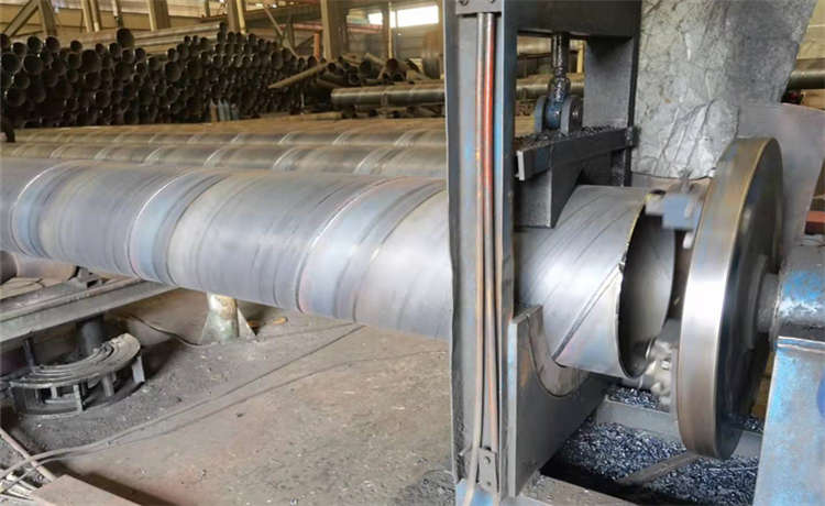 鋼材場(chǎng)900mm螺旋焊管，426-6-8-10-12mm螺旋鋼管，鋼材場(chǎng)打樁鋼護(hù)筒，給水螺旋焊管廠家