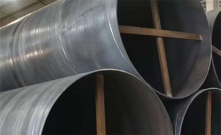 2500mm螺旋焊管，鋼材場(chǎng)1900mm螺旋焊管，1524mm螺旋焊管，45A#工字鋼