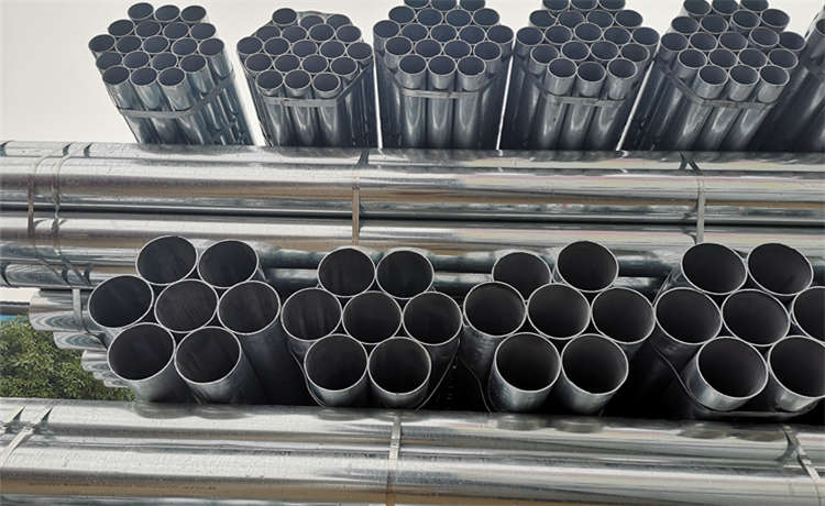 900mm螺旋鋼管，1800螺旋鋼管，鋼材場(chǎng)焊管，鋼材場(chǎng)螺旋鋼管批發(fā)