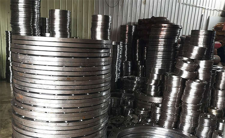 1724螺旋焊管，dn600螺旋管，鋼材場(chǎng)鋼護(hù)筒加工廠(chǎng)家，自來(lái)水防腐螺旋管廠(chǎng)家