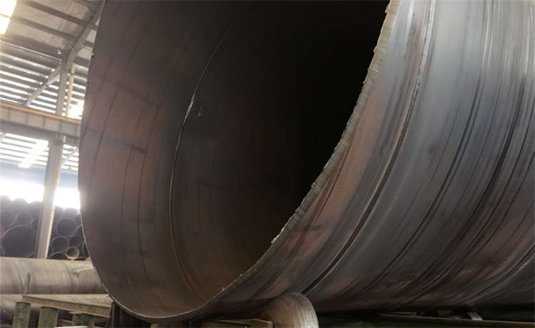 鋼材場(chǎng)1200mm螺旋焊管，崇左鋼材場(chǎng)1800mm螺旋焊管，630-10螺旋管每米重量，2720螺旋管